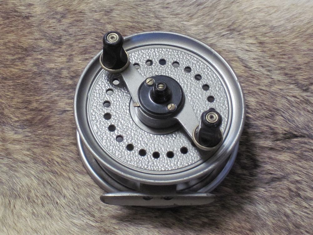 J.W Young Landex 3 1/2 6/7/8 Wt in Fly Reels